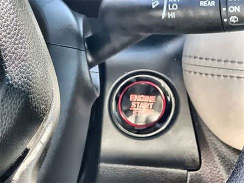 Used 2025 Honda HR-V LX image 28