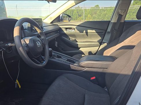 Used 2023 Honda Accord EX image 8