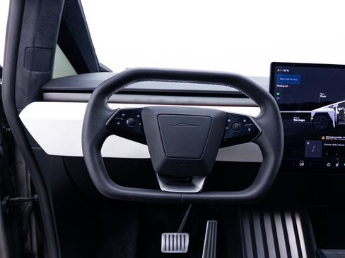Used 2024 Tesla Cybertruck AWD Crew Cab image 28