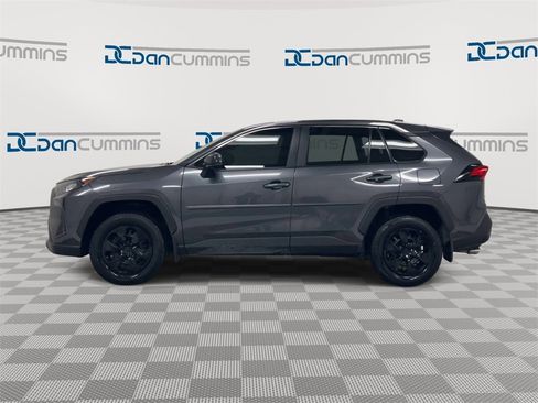 Used 2022 Toyota RAV4 LE image 5