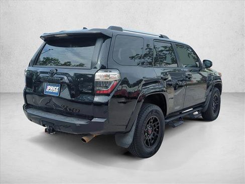 Used 2020 Toyota 4Runner SR5 AWD/4WD image 5