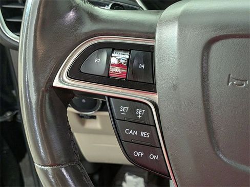 Used 2019 Lincoln Nautilus Select image 19