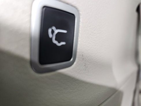 Certified 2024 Chrysler Pacifica Limited image 27