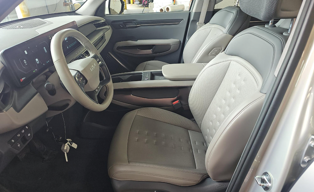 Used 2024 Kia EV9 Wind AWD/4WD image 10
