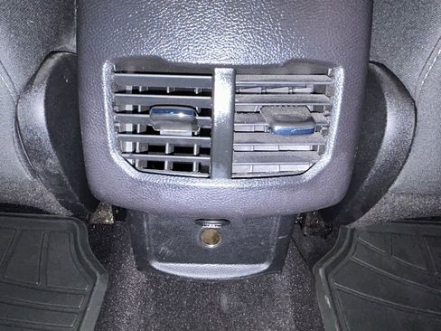 Used 2019 Ford Fusion SE image 11