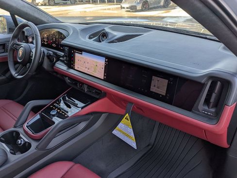 New 2026 Porsche Cayenne GTS image 26