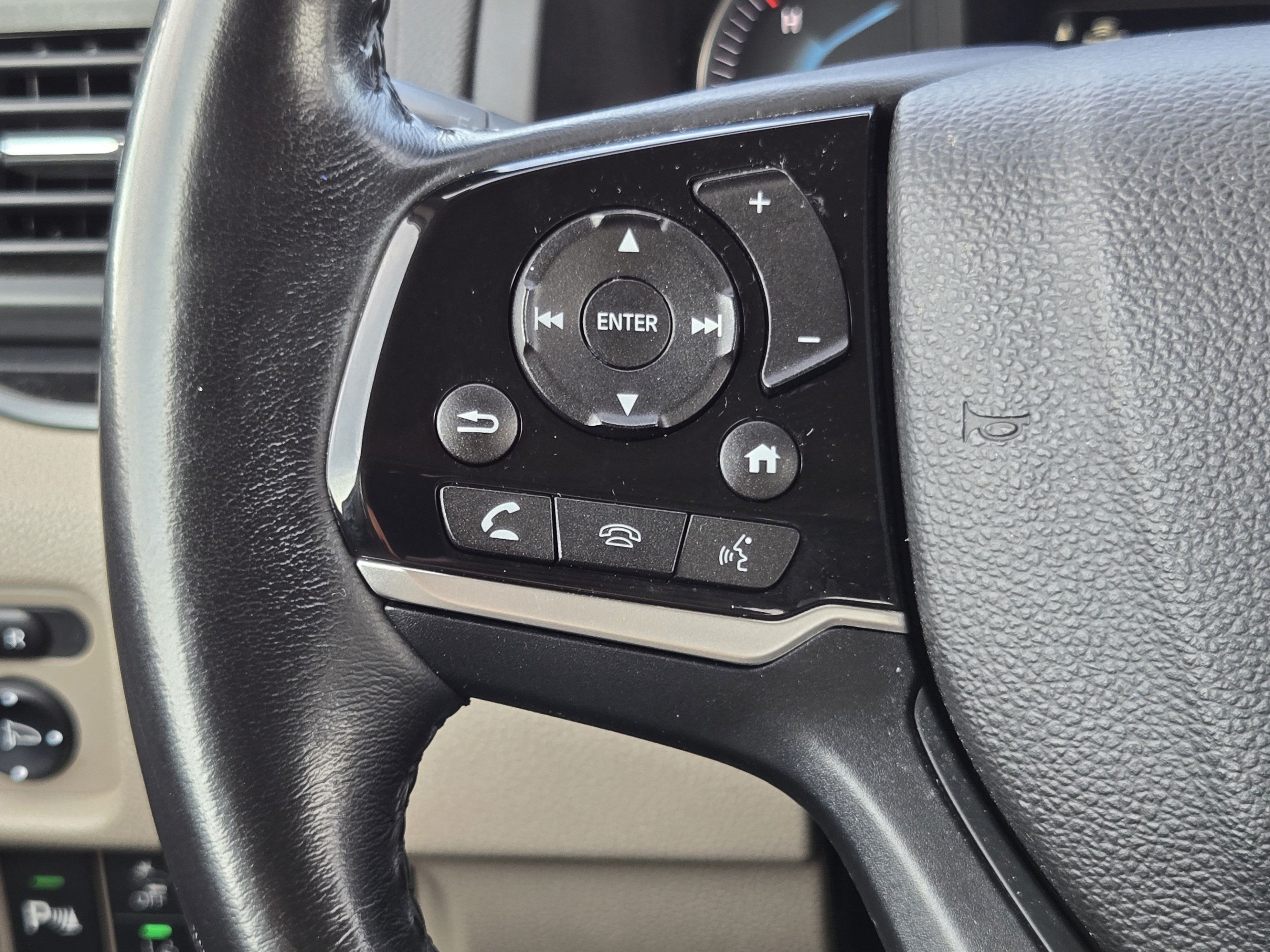 Used 2019 Honda Pilot Touring image 25