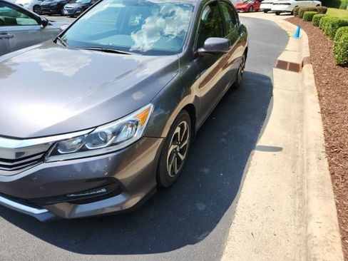 Used 2016 Honda Accord EX image 5