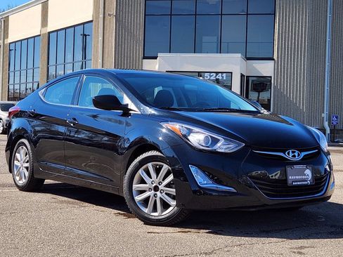 Used 2015 Hyundai Elantra SE w/ Option Group 03 FWD image 29