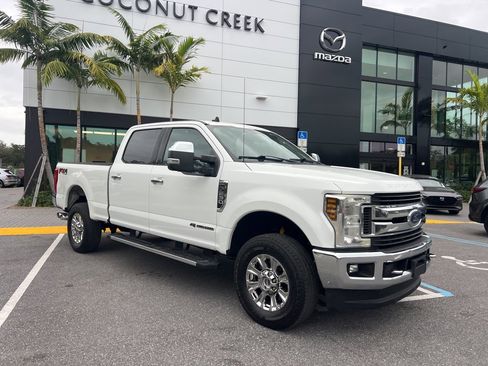 Used 2019 Ford F250 XLT w/ XLT Premium Package image 6