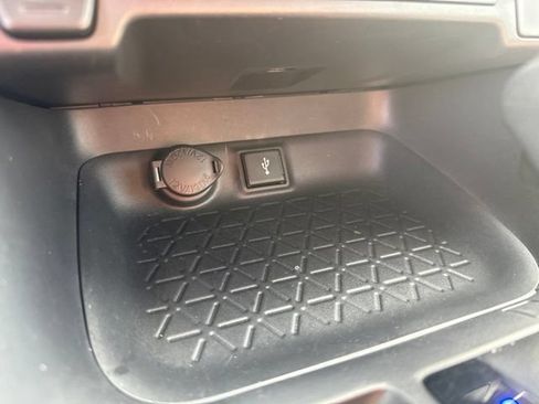 Used 2021 Toyota RAV4 XLE w/ Convenience Package AWD/4WD image 32