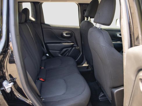 Used 2023 Jeep Renegade Latitude AWD/4WD image 16