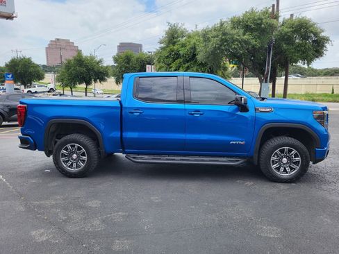 Used 2024 GMC Sierra 1500 AT4 w/ Technology Package AWD/4WD image 2