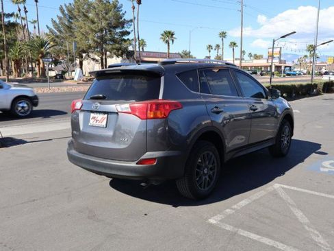 Used 2013 Toyota RAV4 XLE w/ Preferred Accessory Pkg FWD image 7