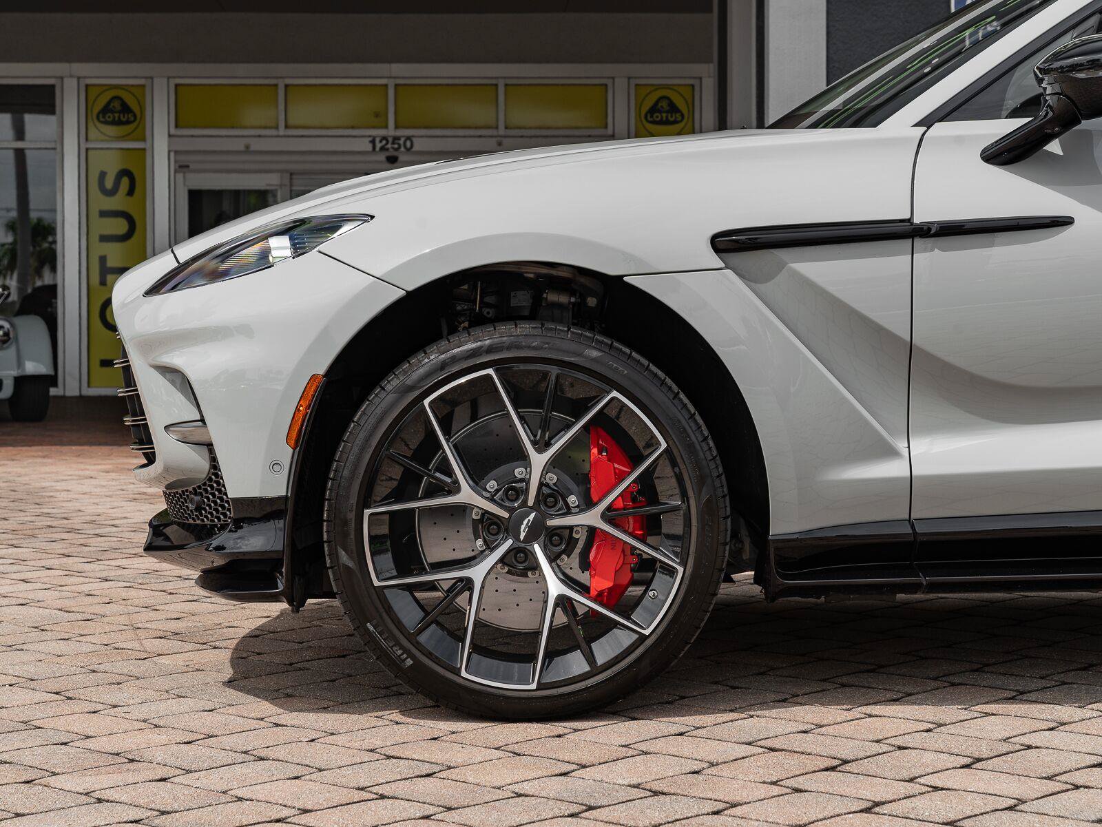 Used 2025 Aston Martin DBX 707 AWD/4WD image 34