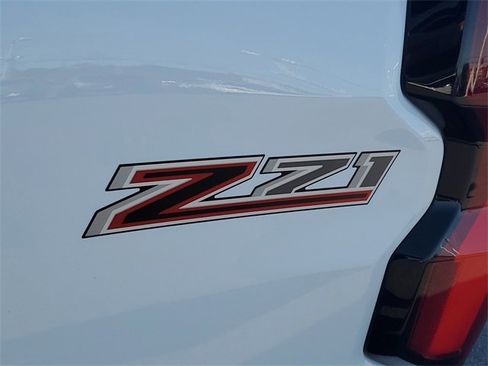 Used 2024 Chevrolet Colorado Z71 w/ Z71 Convenience Package 2 image 29