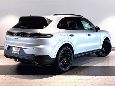 New 2026 Porsche Cayenne AWD/4WD image 7