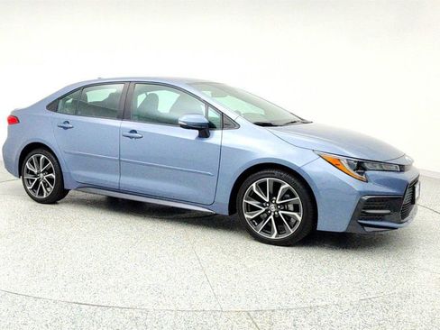 Used 2022 Toyota Corolla SE image 3