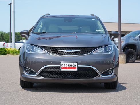 Used 2018 Chrysler Pacifica Touring-L Plus w/ Advanced Safetytec Group FWD image 8