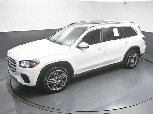 Used 2026 Mercedes-Benz GLS 450 4MATIC image 47