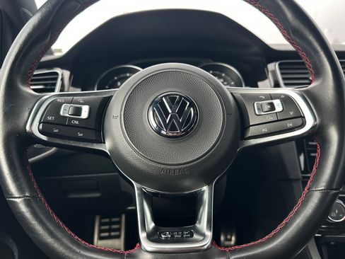 Used 2018 Volkswagen GTI SE image 22