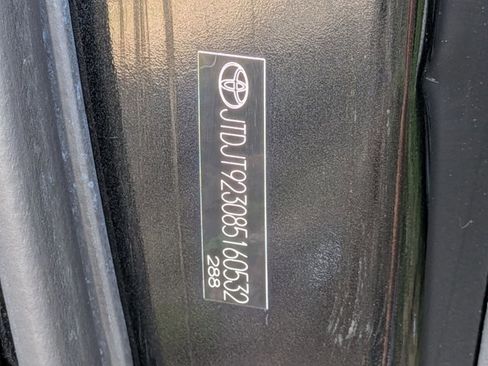 Used 2008 Toyota Yaris 2-Door Hatchback image 17