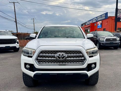 Used 2016 Toyota Tacoma TRD Off-Road w/ Towing Package AWD/4WD image 2