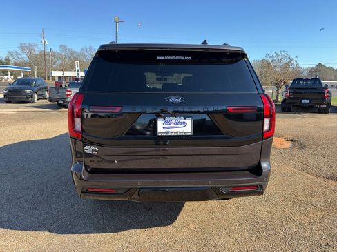 New 2026 Ford Expedition Platinum w/ Stealth Appearance Package image 4