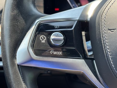 Used 2023 BMW i7 xDrive60 AWD/4WD image 19