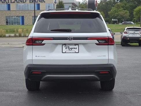Used 2024 Toyota Grand Highlander AWD Hybrid image 6