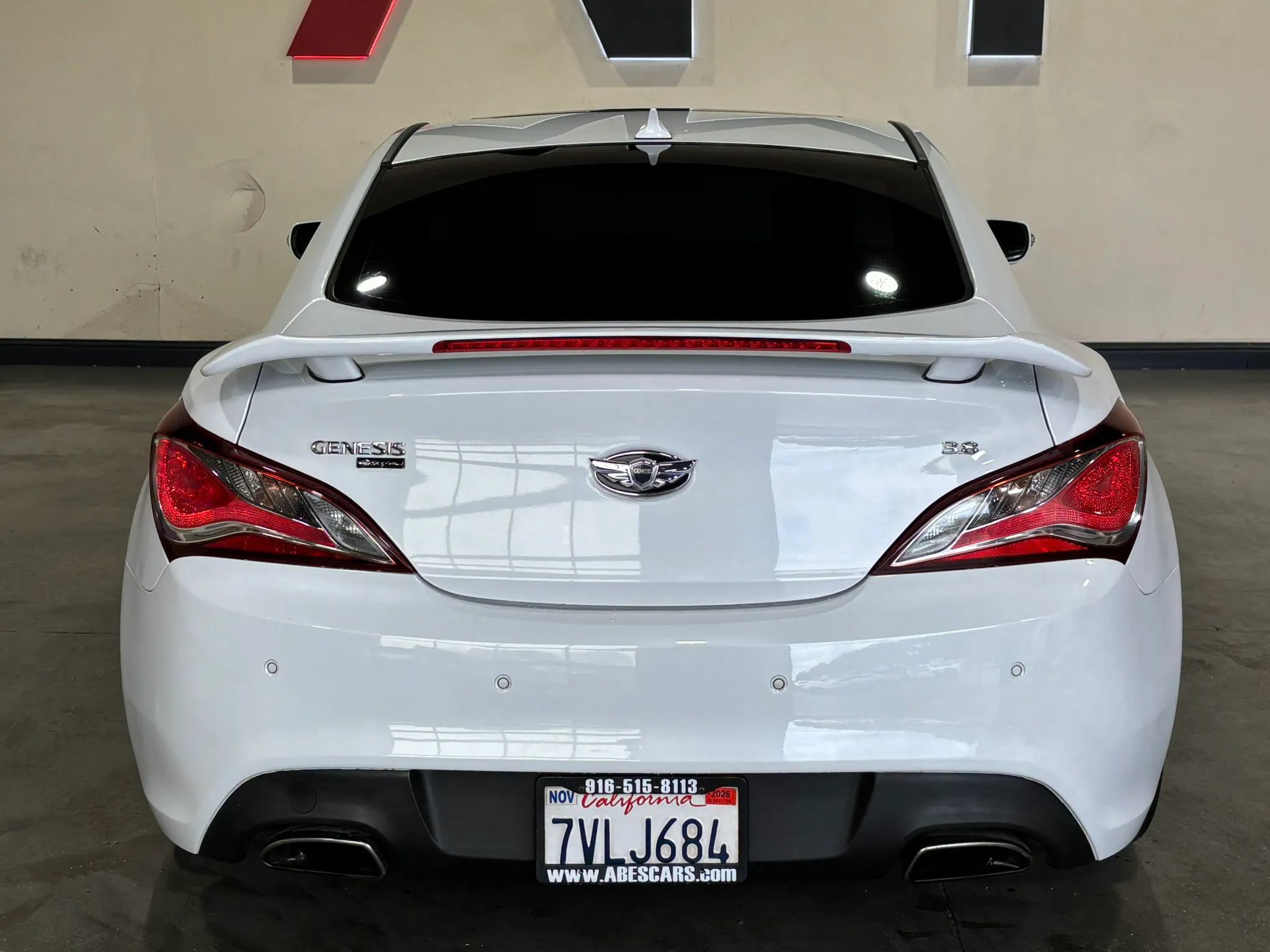 Used 2016 Hyundai Genesis Coupe 3.8 RWD image 5