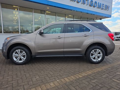 Used 2011 Chevrolet Equinox LT w/ Driver Convenience Package image 2