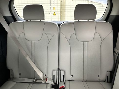 Used 2023 Kia Sorento SX Prestige image 18