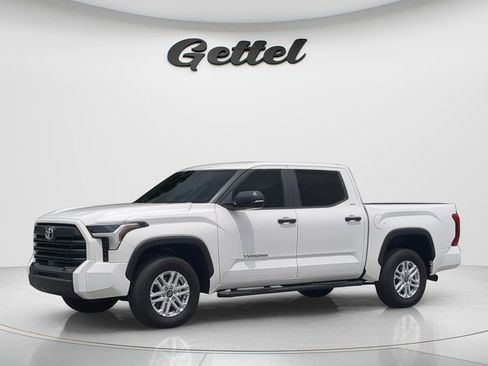 Used 2025 Toyota Tundra SR5 w/ SR5 Convenience Package AWD/4WD image 1