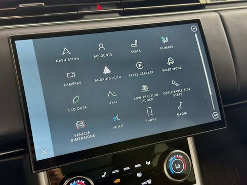 Certified 2023 Land Rover Range Rover SE AWD/4WD image 15