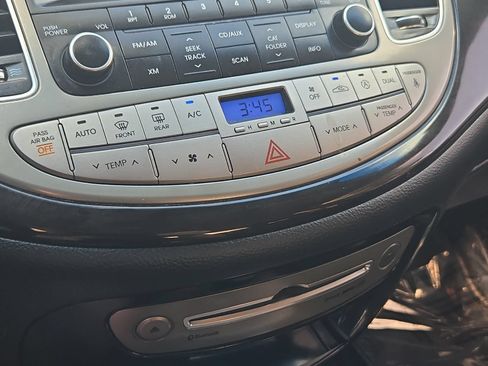 Used 2012 Hyundai Genesis 3.8 RWD image 15