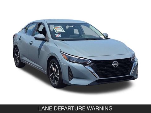 Used 2024 Nissan Sentra SV FWD image 2