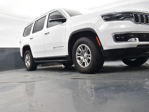 Used 2024 Jeep Wagoneer 4WD w/ Convenience Group I image 29