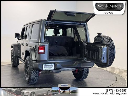 Used 2022 Jeep Wrangler Unlimited Sport AWD/4WD image 9