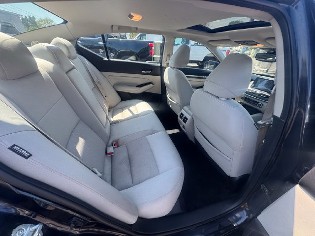 Used 2020 Nissan Altima 2.5 SV FWD image 24