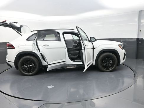 New 2026 Volkswagen Atlas Cross Sport SEL R-Line image 36
