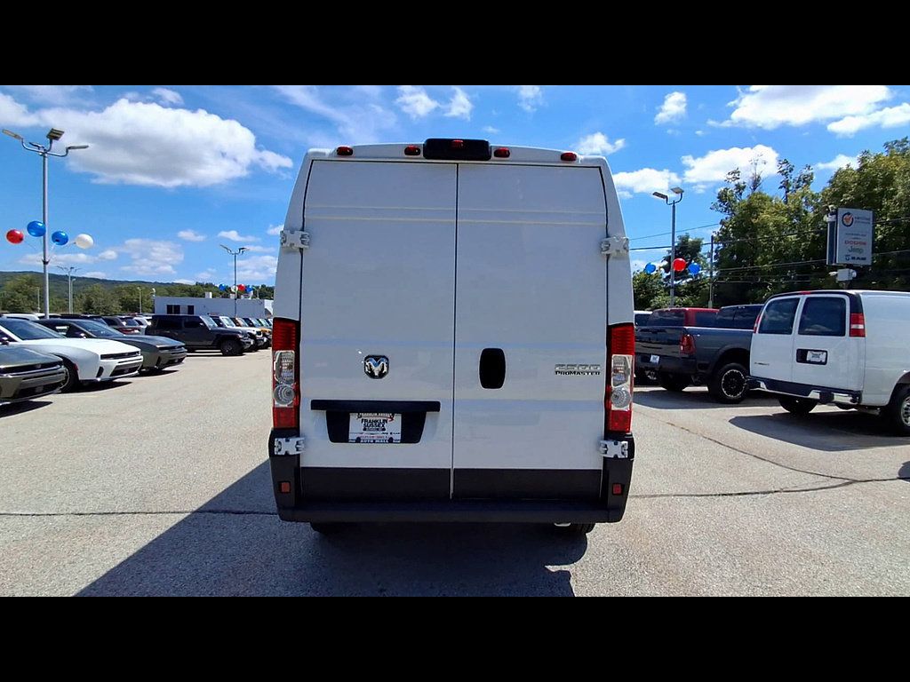 Used 2026 RAM ProMaster 2500 w/ Convenience Group FWD image 7