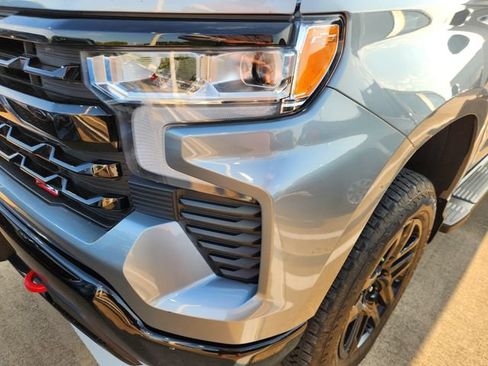 Used 2025 Chevrolet Silverado 1500 LT Trail Boss w/ Convenience Package II AWD/4WD image 7
