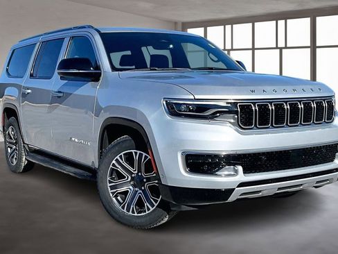 Used 2024 Jeep Wagoneer L Series II image 3