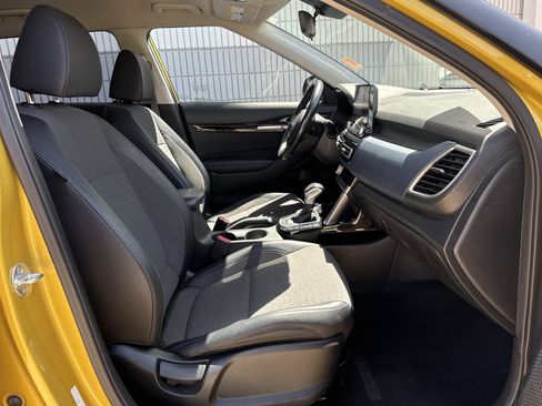 Used 2023 Kia Seltos S w/ Navigation Package AWD/4WD image 6
