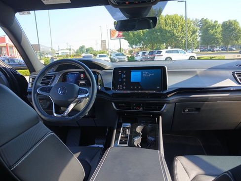 Certified 2024 Volkswagen Atlas Cross Sport SE AWD/4WD image 24