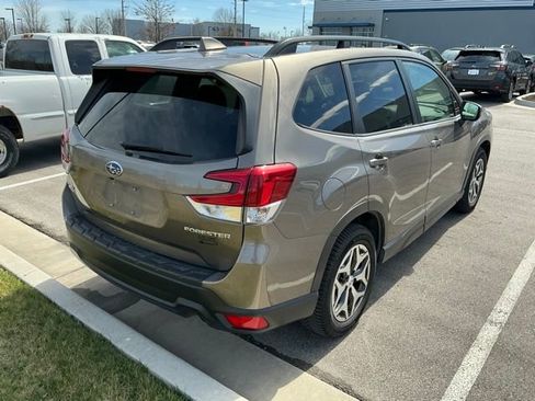 Used 2019 Subaru Forester Premium image 5