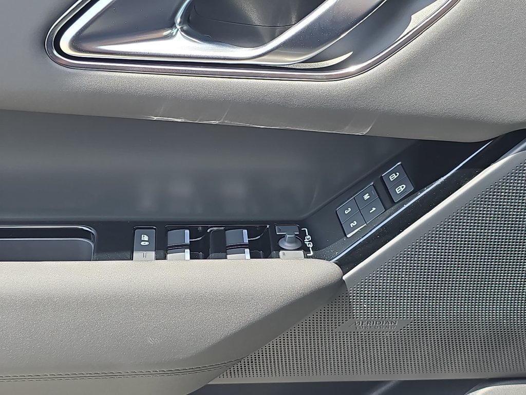 New 2026 Land Rover Range Rover Velar S AWD/4WD image 28