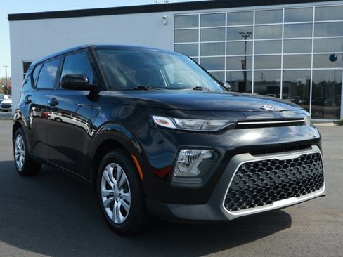 Used 2021 Kia Soul LX image 3