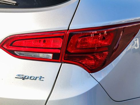 Used 2018 Hyundai Santa Fe Sport image 10
